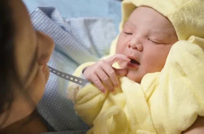 Anak Vicky Shu dan Ade Imam bernama Abimanyu Manggala Nugroho Putro (credit: instagram.com/kalialabitta_)