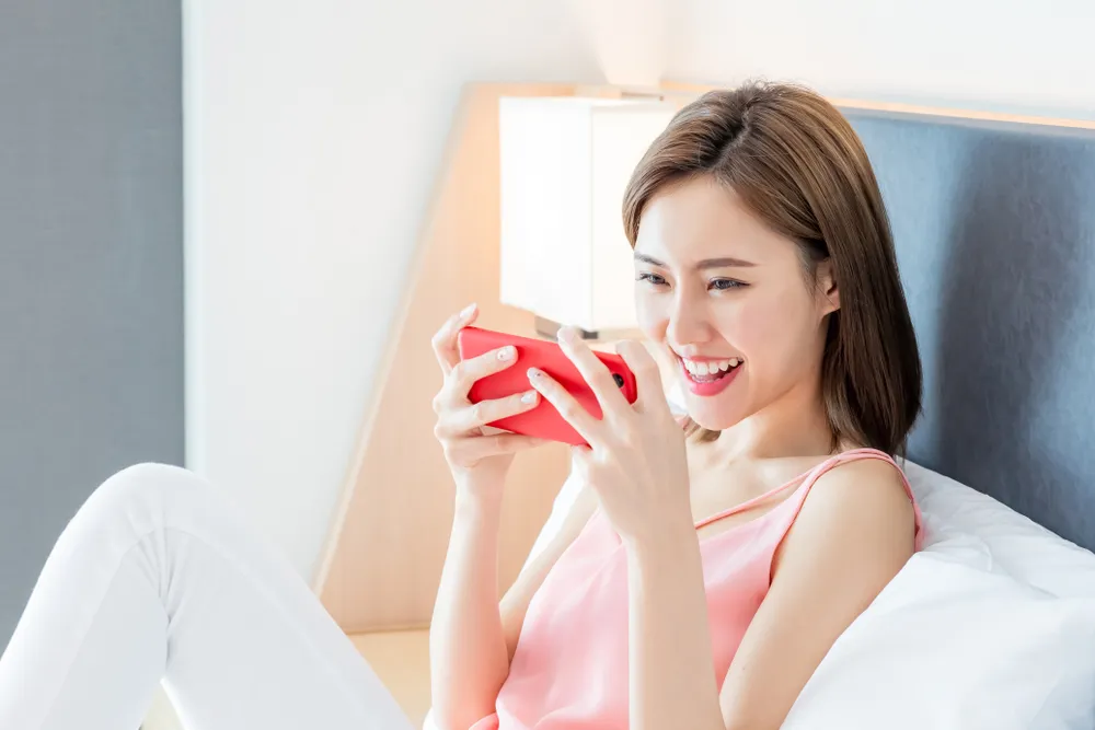 (c) Shutterstock