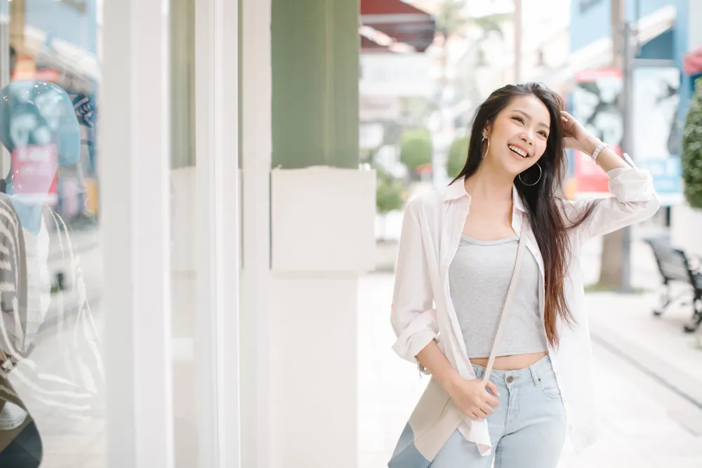 (c) Shutterstock