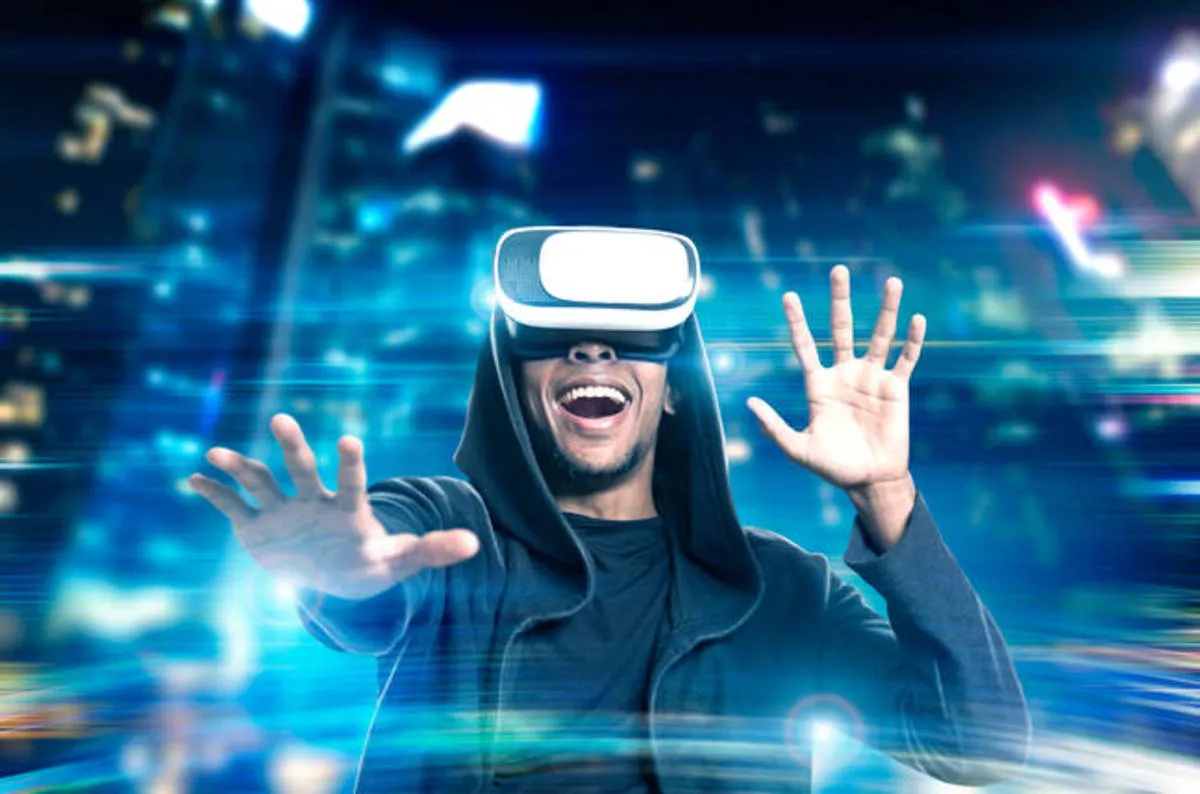 Virtual Reality makin happening berkat SAO / Credit: Shutterstock
