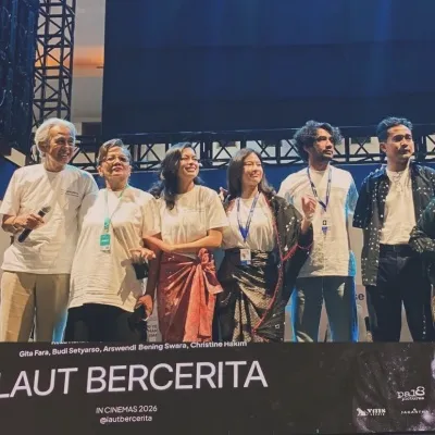 Sinopsis Film 'LAUT BERCERITA': Dibintangi Dian Sastrowardoyo & Reza Rahadian