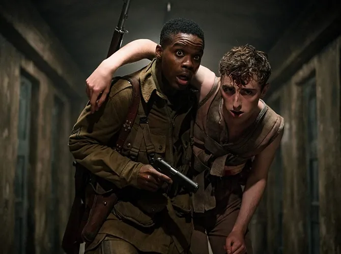 Para tentara mulai berpikir ada yang tidak beres di markas NAZI (Courtesy of Bad Robot)