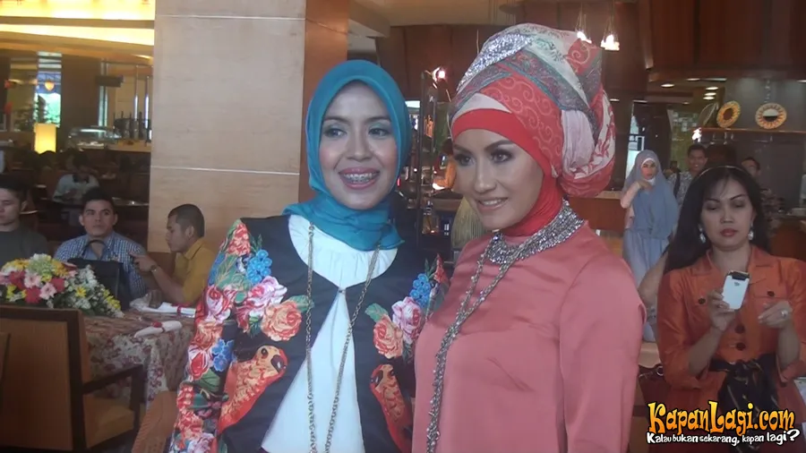 Shinta Bachir putuskan berhijab setelah menikah. ©KapanLagi.com®