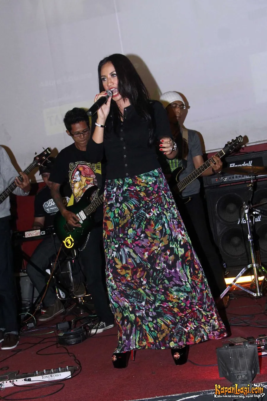 Mengisi Acara