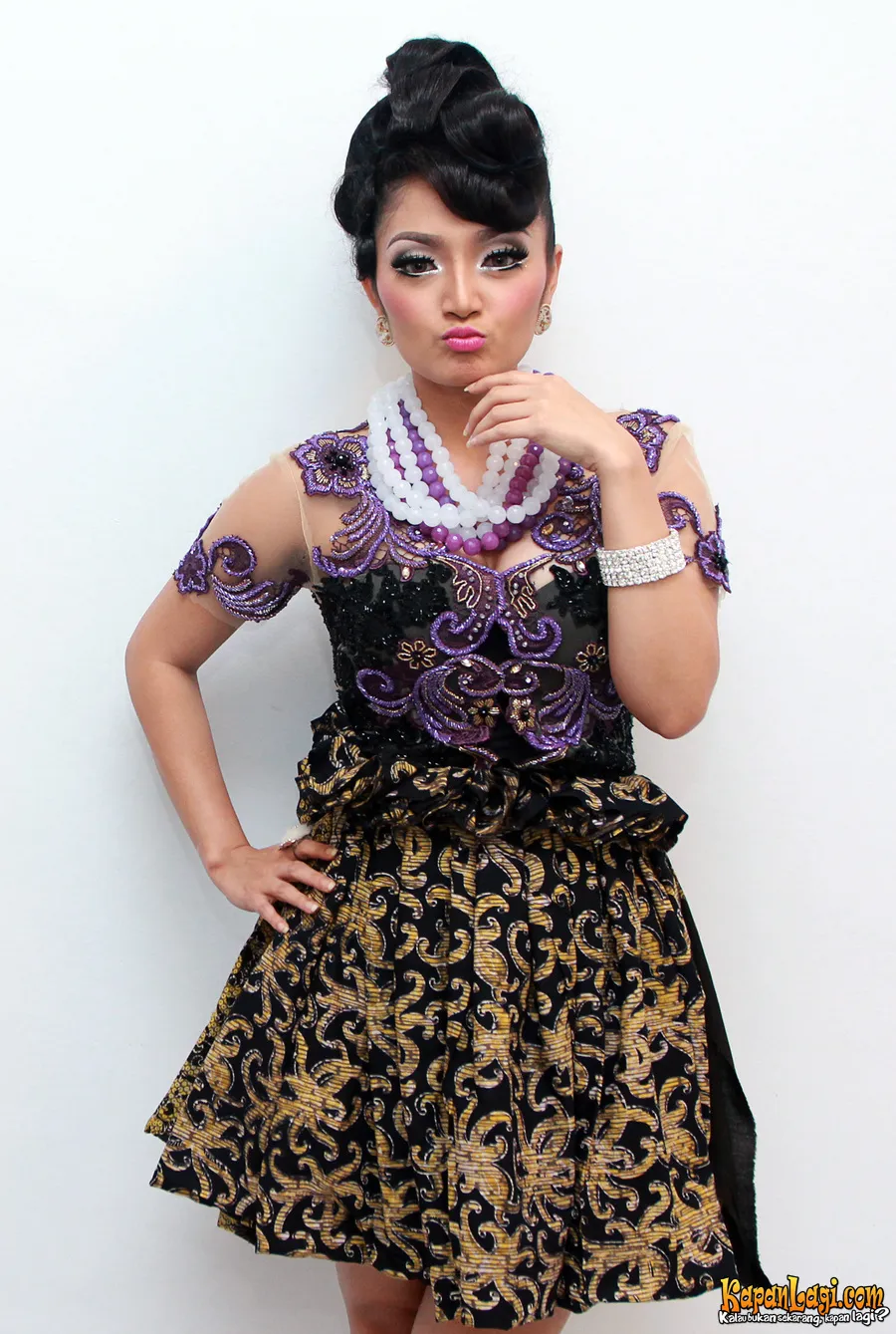 Siti Badriah buka-bukaan tentang prostitusi di kalangan artis. ©KapanLagi.com®