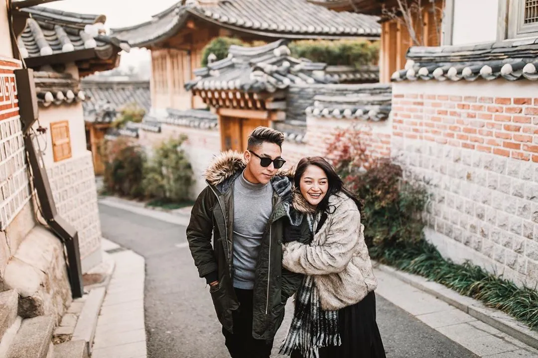 Siti Badriah dan Krisjiana saat di Korea Selatan credit: instagram.com/sitibadriahh