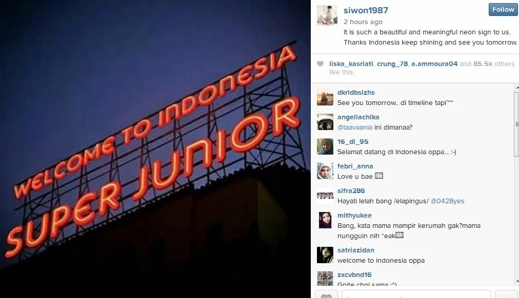 Siwon bahagia karena lampu neon spesial ini. @instagram/siwon1987