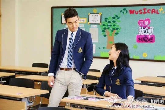 Siwon dan Liu Wen so sweet banget saat kencan. ©allkpop.com