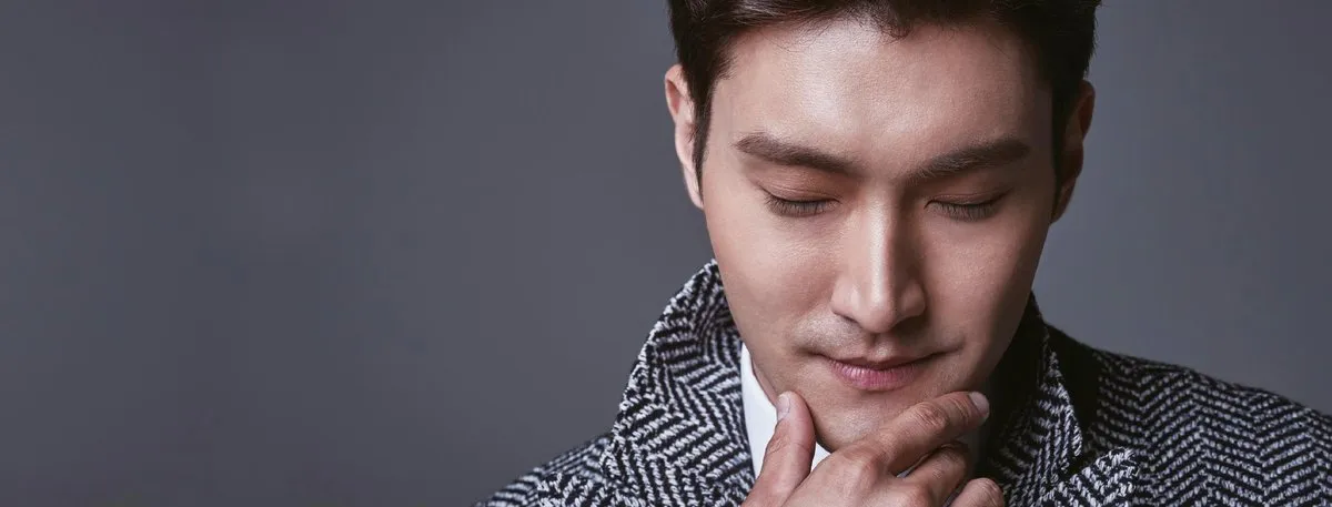 Tak terasa Siwon kini sudah berusia 30-an © Esquire HongKong
