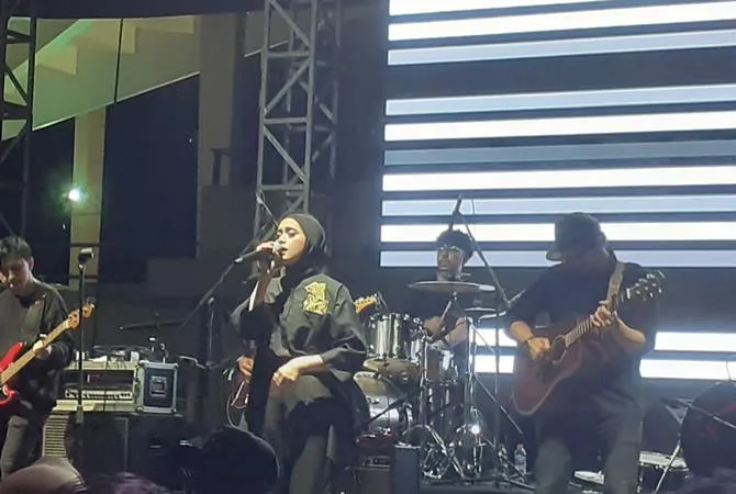 Dia Tampil Di Meranoia Festival © KapanLagi.com/Adi Abbas Nugroho