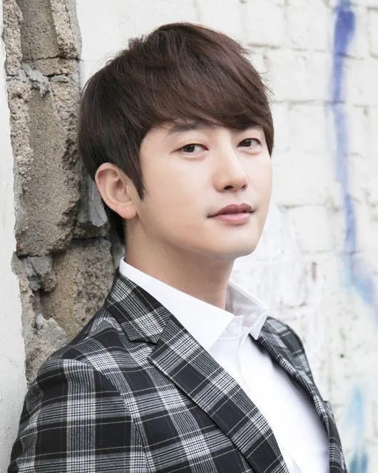 Park Shi Hoo dituntut Rp 2,3 miliar karena pelanggaran kontrak. © OSEN