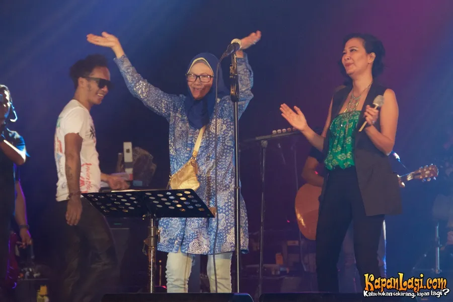 Bunda Iffet berulang tahun yang ke-78 tahun © KapanLagi.com®/djoko poerwanto