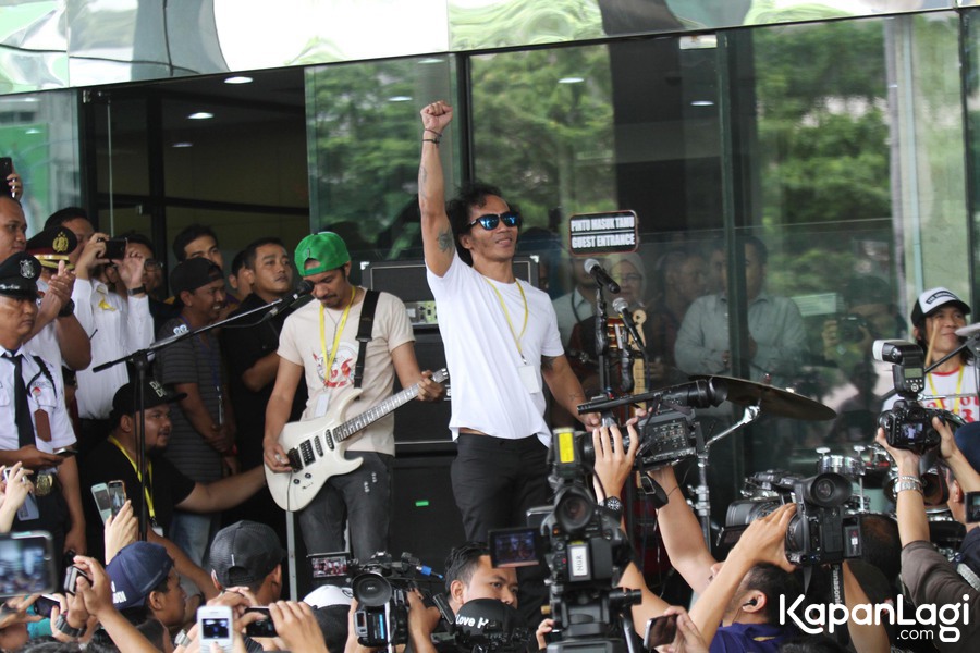 Eksis Selama 33 Tahun, Apa Rahasia Slank? - KapanLagi.com