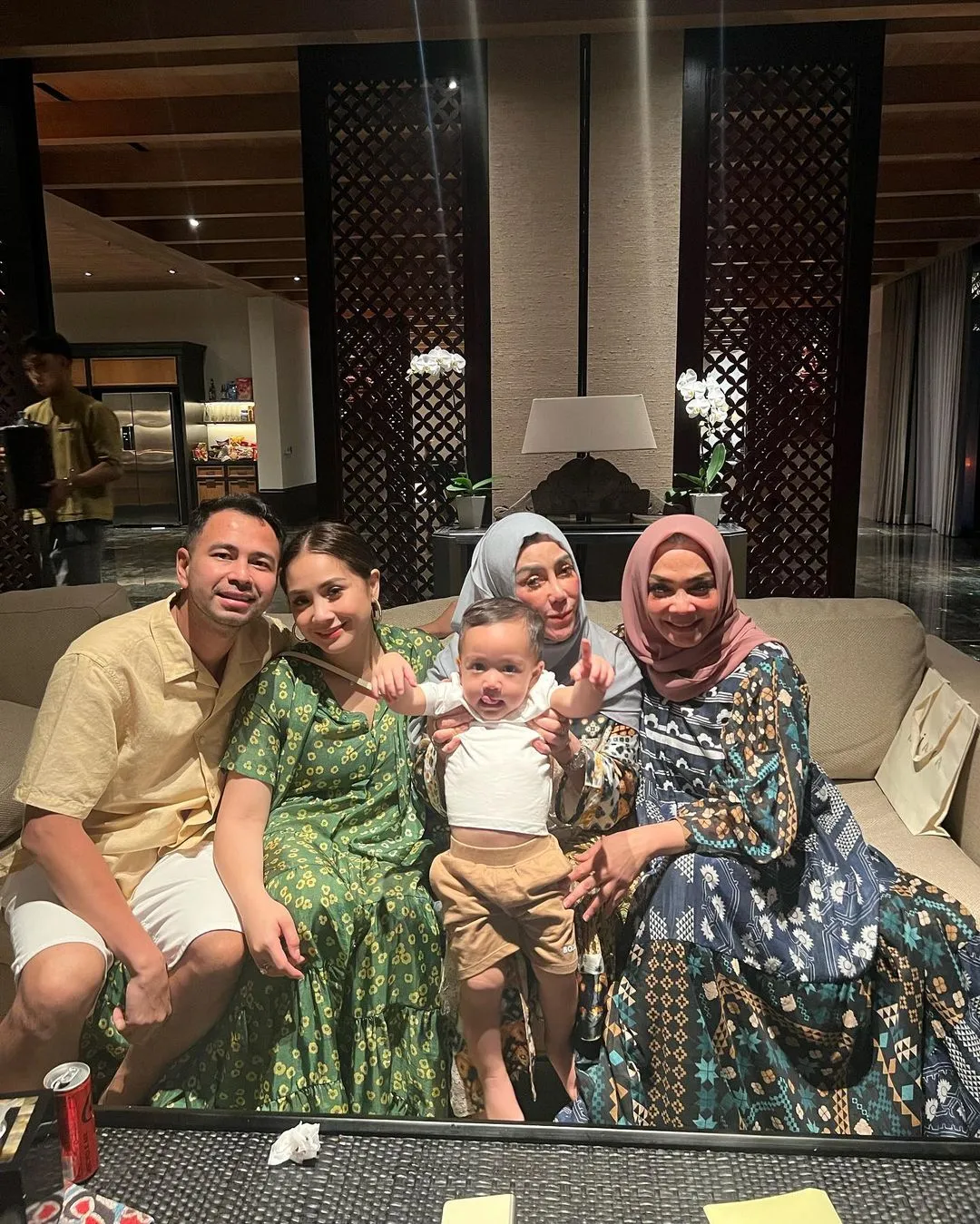 Raffi, Nagita, Cipung, Mama Amy, dan Mama Rita (Credit: Instagram/raffinagita1717)