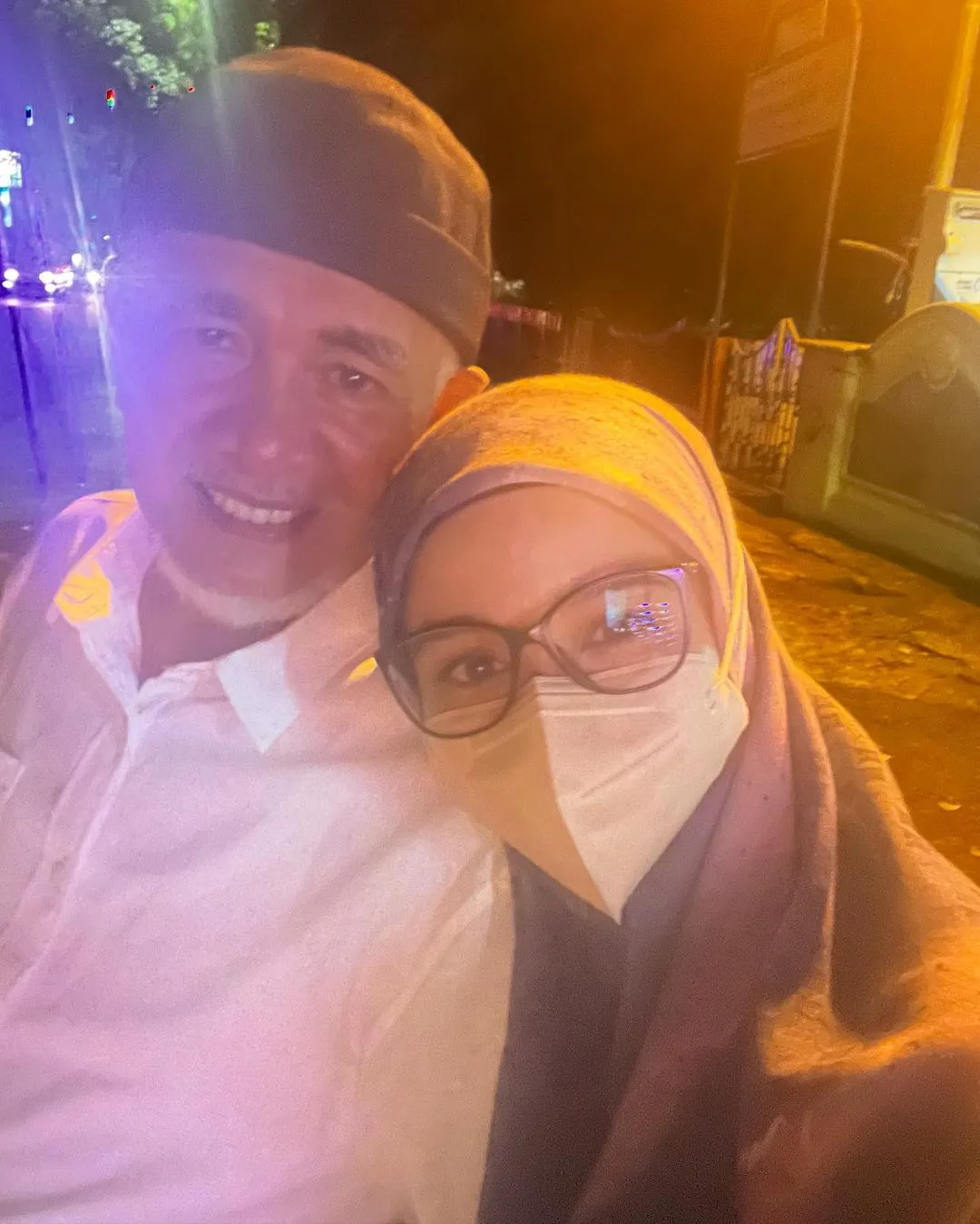 Potrait Laudya Cynthia Bella bersama Sang Ayah (Sumber: https://www.instagram.com/laudyacynthiabella/?hl=en)