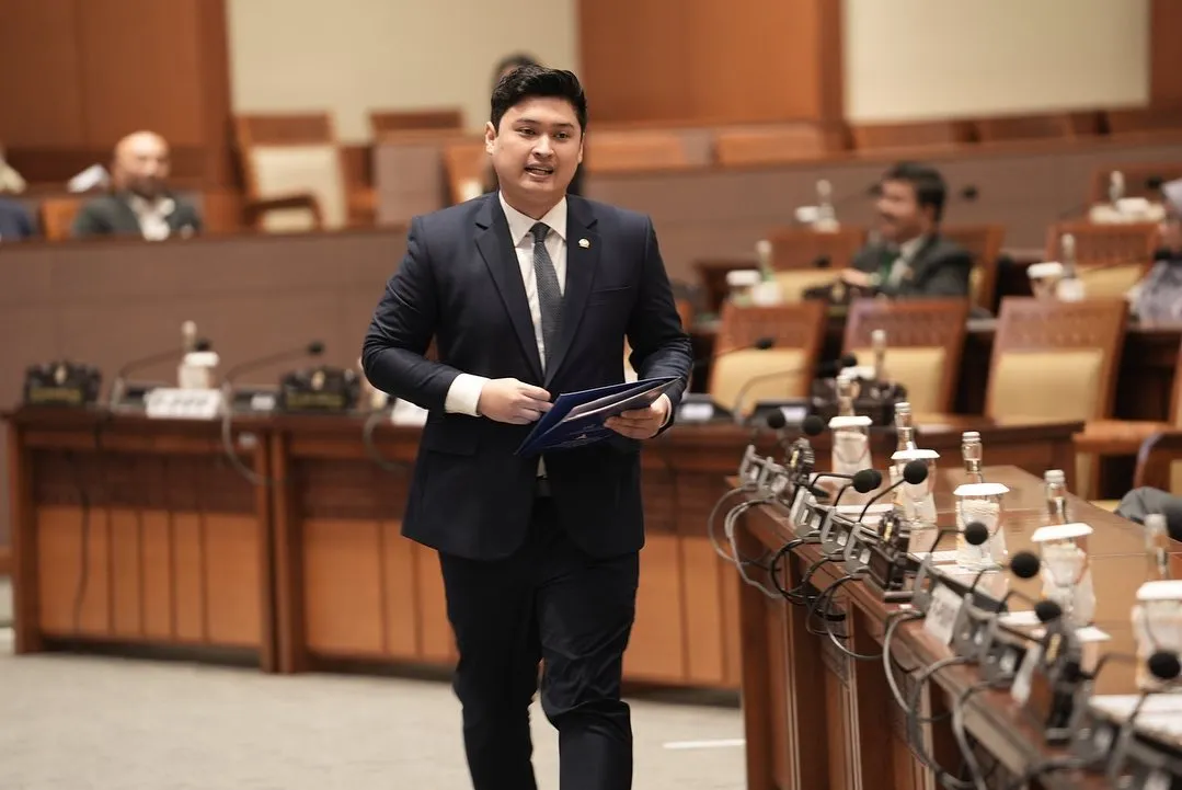 Merupakan Seorang Anggota DPR RI 
