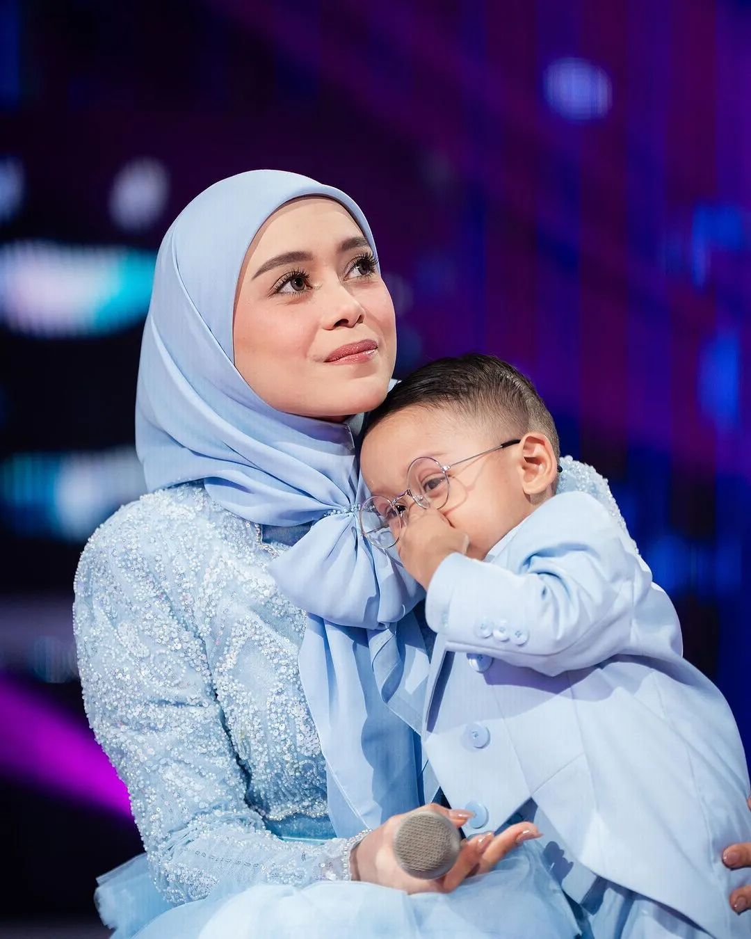 Potrait Lesti Kejora bersama Anaknya (Sumber: https://www.instagram.com/lestikejora/)