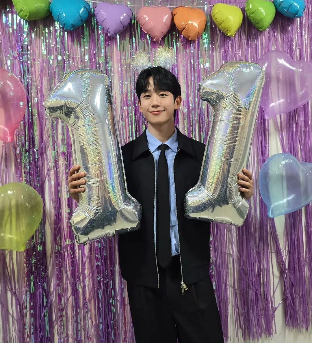 Jung Hae In (credit: instagram.com/holyhaein)