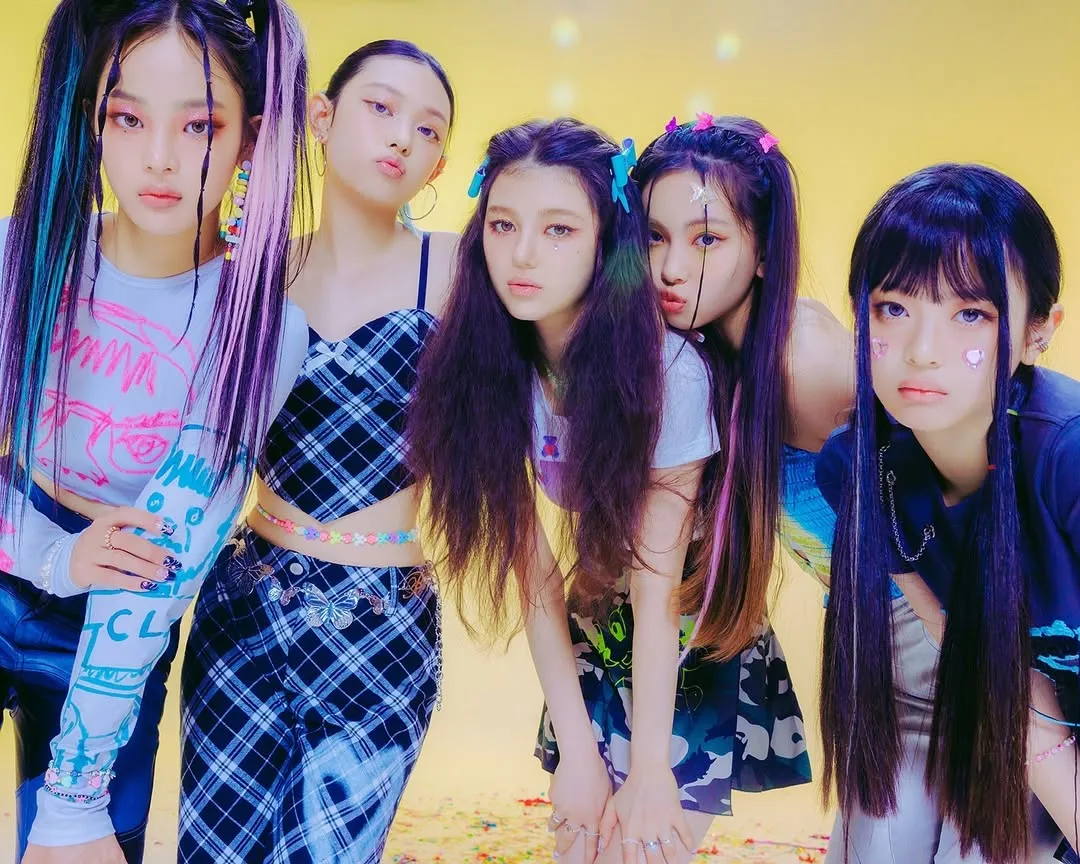 ADOR beri tanggapan atas pemutusan kontak dengan NewJeans (credit: instagram/newjeans_official)
