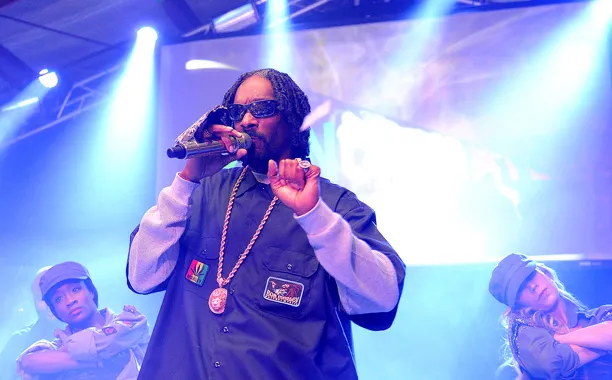 Snoop Lion @ music-mix.ew.com