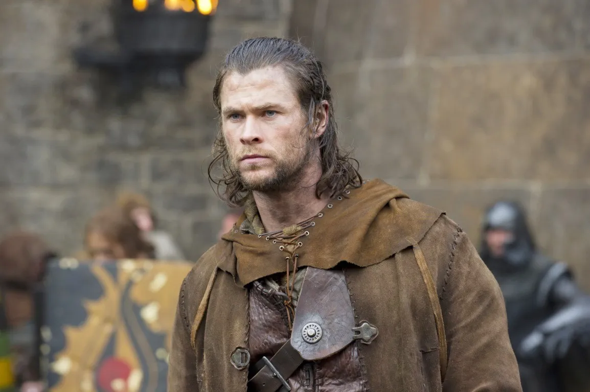 Chris Hemsworth sebagai Eric @ istimewa