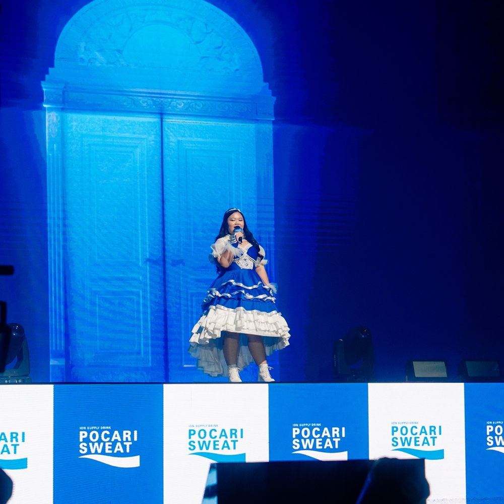 (c) POCARI SWEAT 