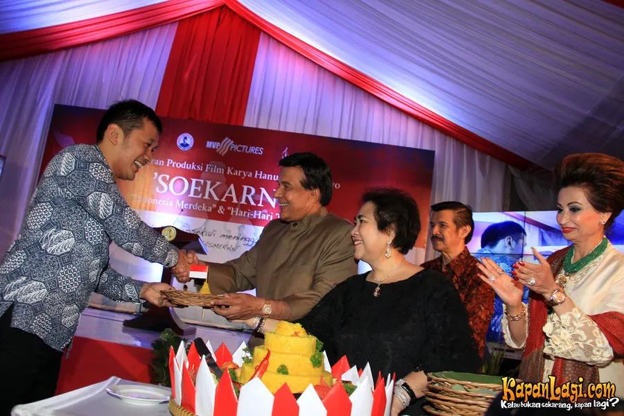 SOEKARNO: INDONESIA MERDEKA!