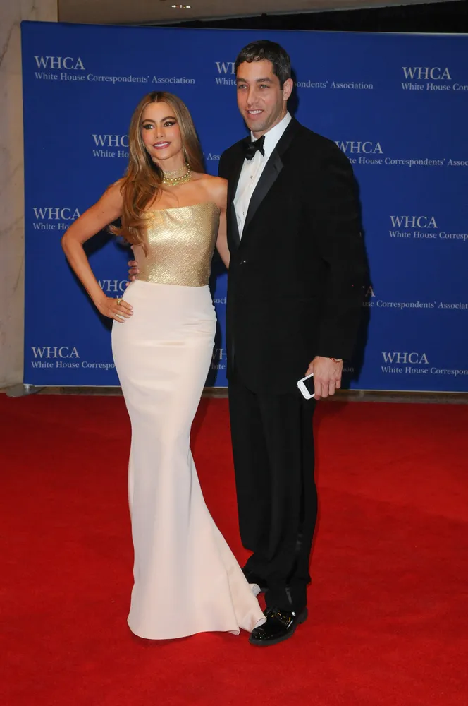 Sofia dan Nick @ showbizspy.com