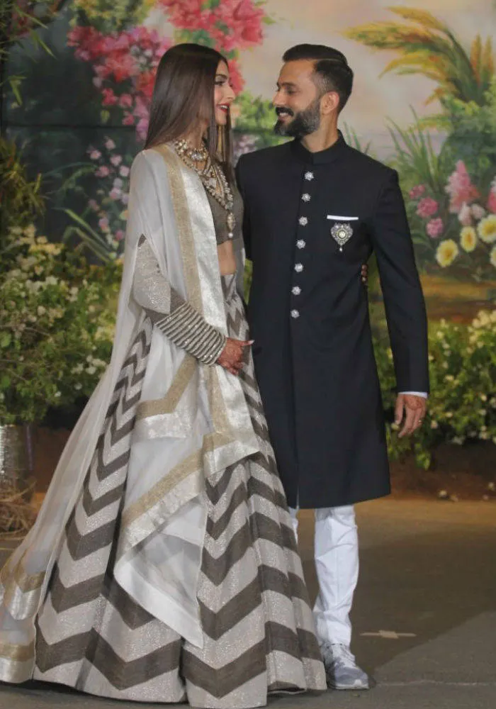 Anand Ahuja pilih pakai sneakers daripada pantofel ©ndtv