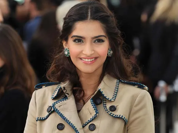 Sonam Kapoor positif terkena flu babi. @luxpresso.com