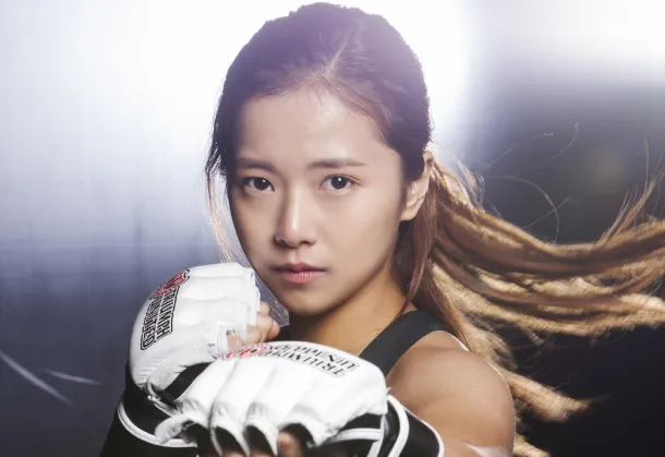 Song Ga Yeon harus menjalani terapi karena ancaman netizen akan membunuhnya menggunakan gergaji @soompi.com