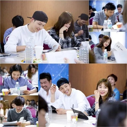 Suasana hangat pembacaan naskah drama The Descendant of teh Sun. ©soompi.com