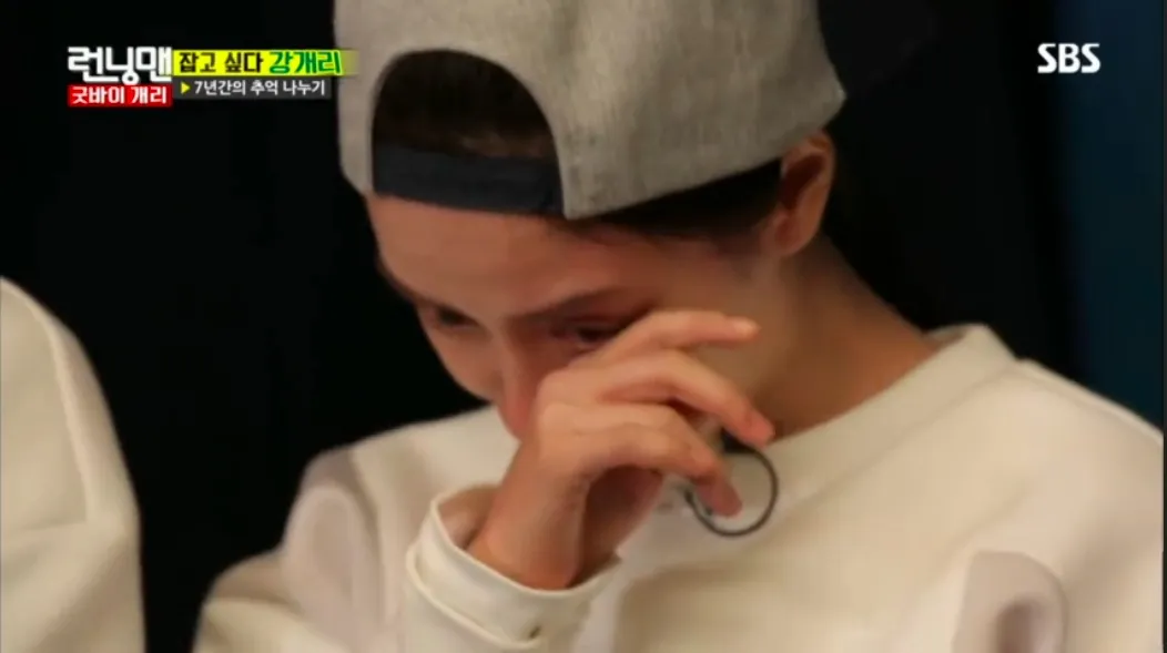 Song Ji Hyo tak bisa menahan air mata untuk Gary © SBS