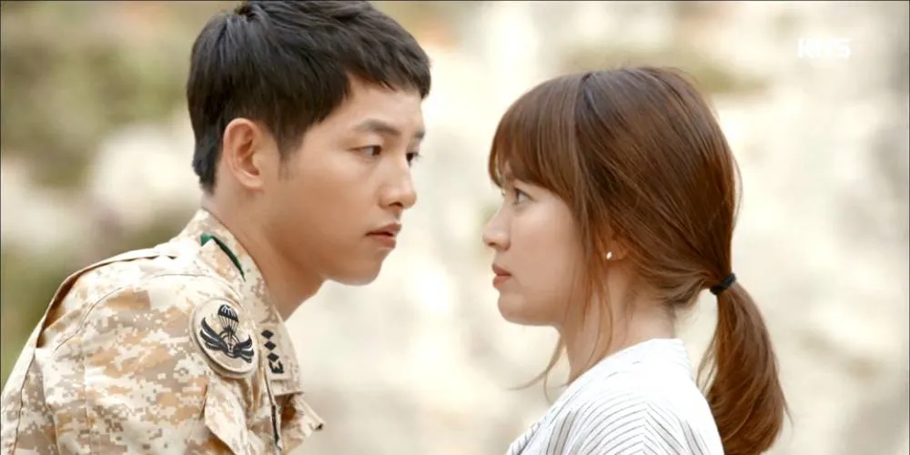 Song Hye Gyo akui belajar banyak dari Song Joong Ki © KBS2
