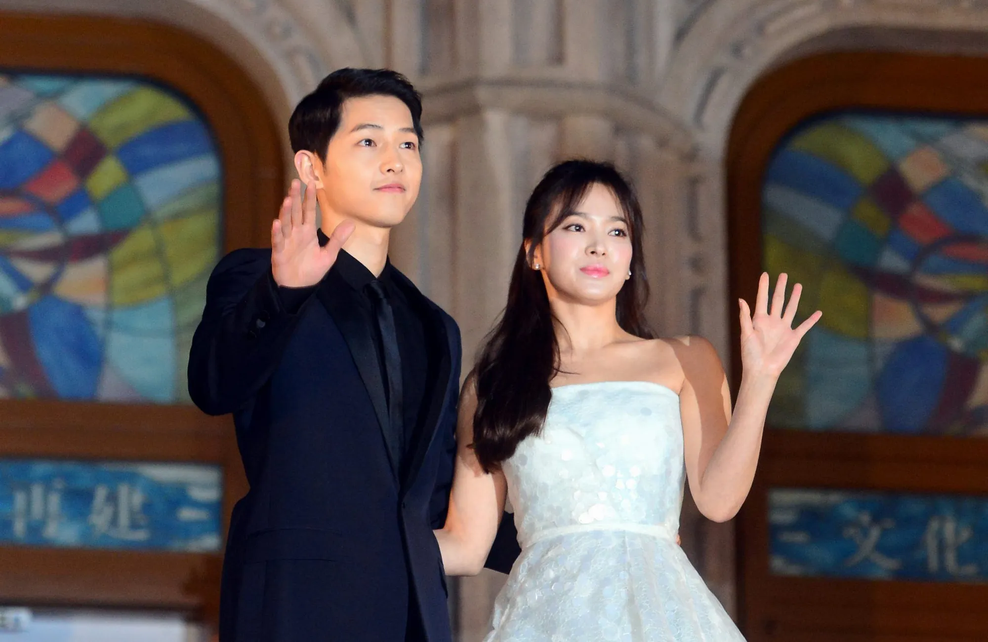 Agensi memberikan konfirmasi soal detail pernikahan Song Joong Ki dan Song Hye Kyo yang beredar. © allkpop.com