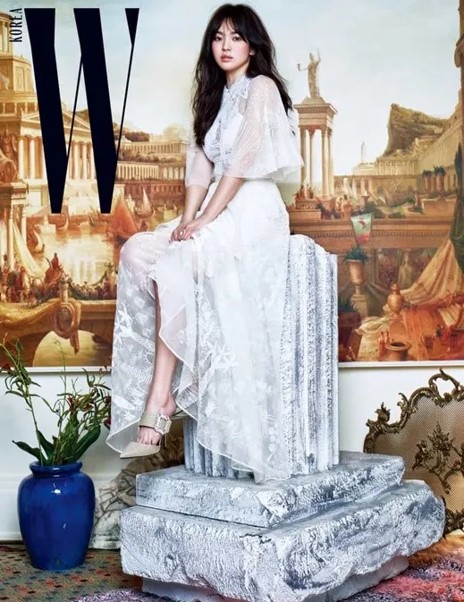 Song Hye Kyo curhat mengenai persahabatan di dunia seni peran Korea. ©soompi.com