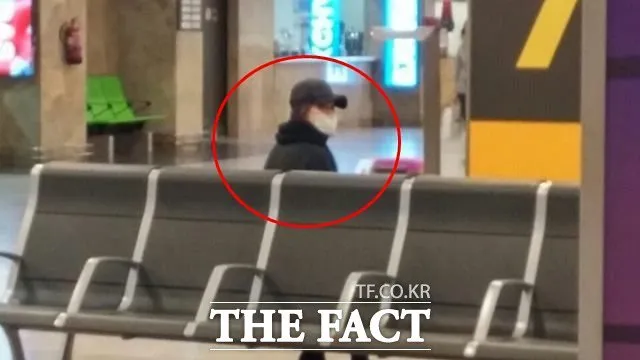 Song Hye Kyo di bandara Madrid © tf.co.kr