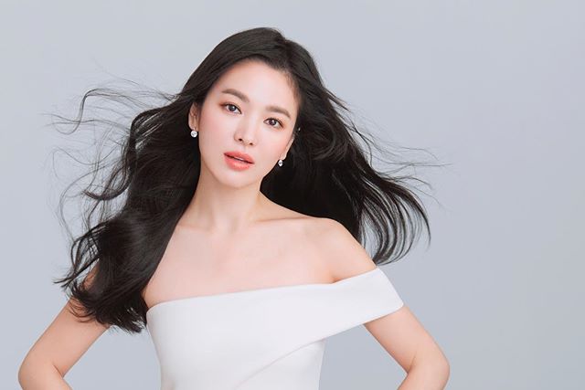 Pemotretan Cantik Song  Hye  Kyo  Ubah Gaya Rambut  Jadi 