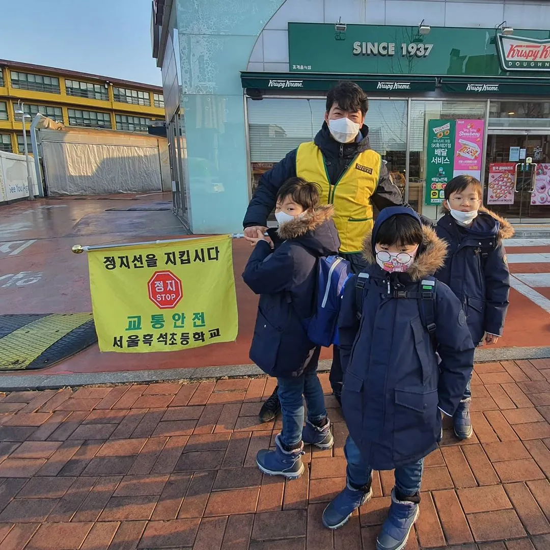 Song Triplets (credit: instagram.com/songilkook)
