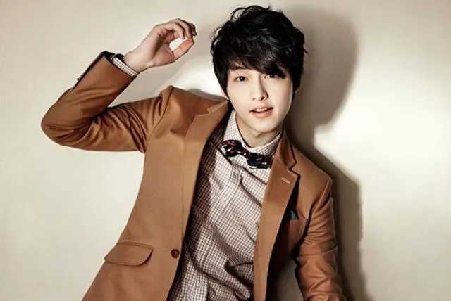 aktor song joong ki masuk militer tanggal 27 agustus