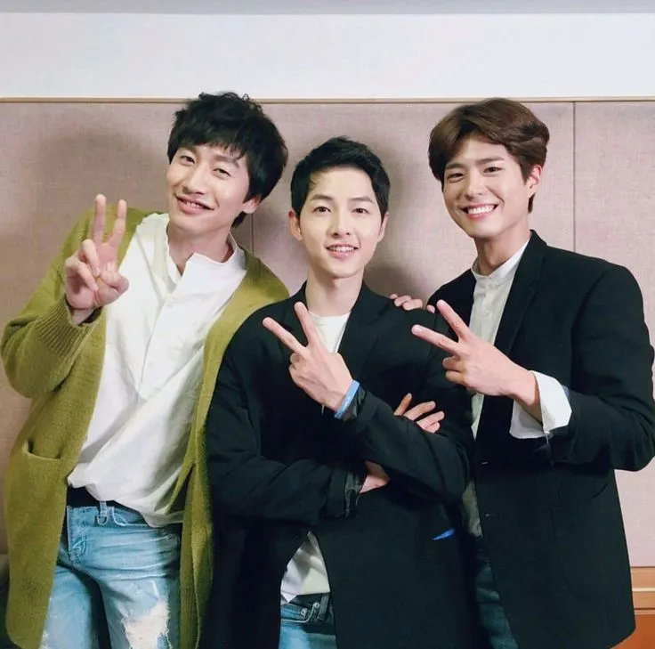 Akankah sahabat dekat Song Joong Ki, Lee Kwang Soo dan geng serta Park Bo Gum jadi pendamping pria saat menikah nanti? © allkpop.com