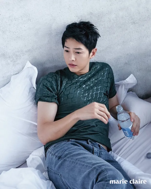 Agensi membantah kabar Song Joong Ki pacaran. ©Marie Claire