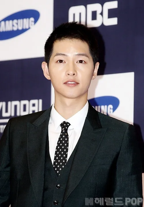 Song Joong Ki tertangkap media Korea sedang syuting drama MAN TO MAN. ©kpopherald.com