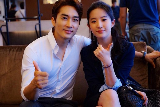 Song Seung Hun ungkap saat pertama kagum dengan Liu Yifei. ©dramafever.com