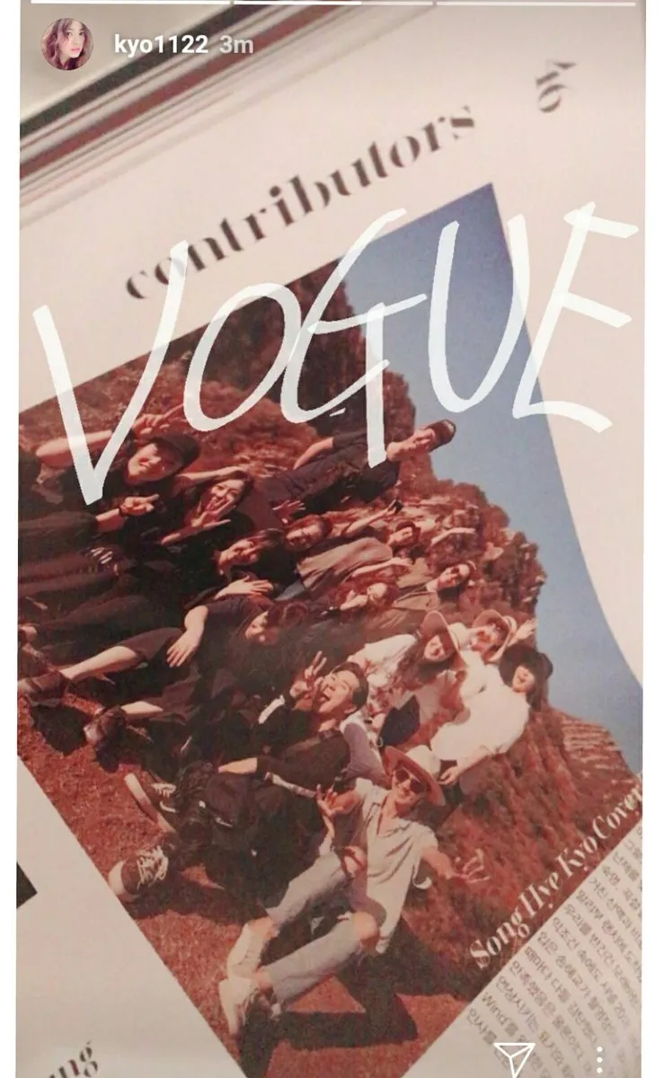 Tulisan VOGUE ini diduga merupakan tulisan tangan Song Joong Ki. © Twitter/kyo1122