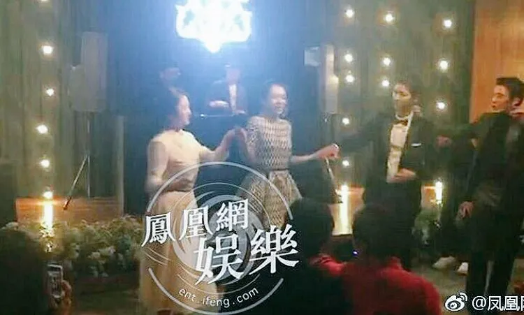 Suasana dance bareng di Song Song couple after party © bitmusic