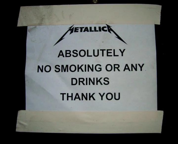Metallica menolak alkohol dan rokok di ruang ganti mereka