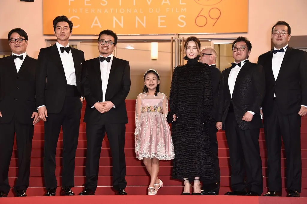 Soo Ahn dan para bintang TRAIN TO BUSAN © via koreaboo.com