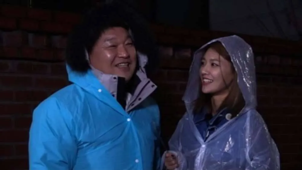 Kang Ho Dong saat tanya kepada Sooyoung © allkpop.com