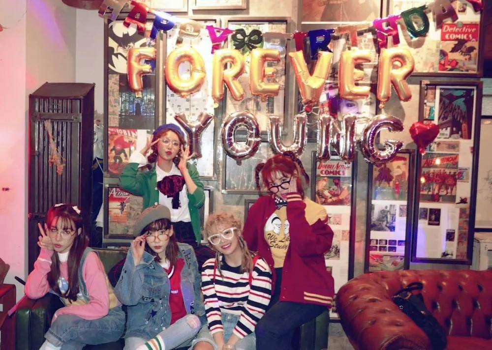 Perayaan ulang tahun Sooyoung bareng member Girls Generation lain. ©allkpop.com